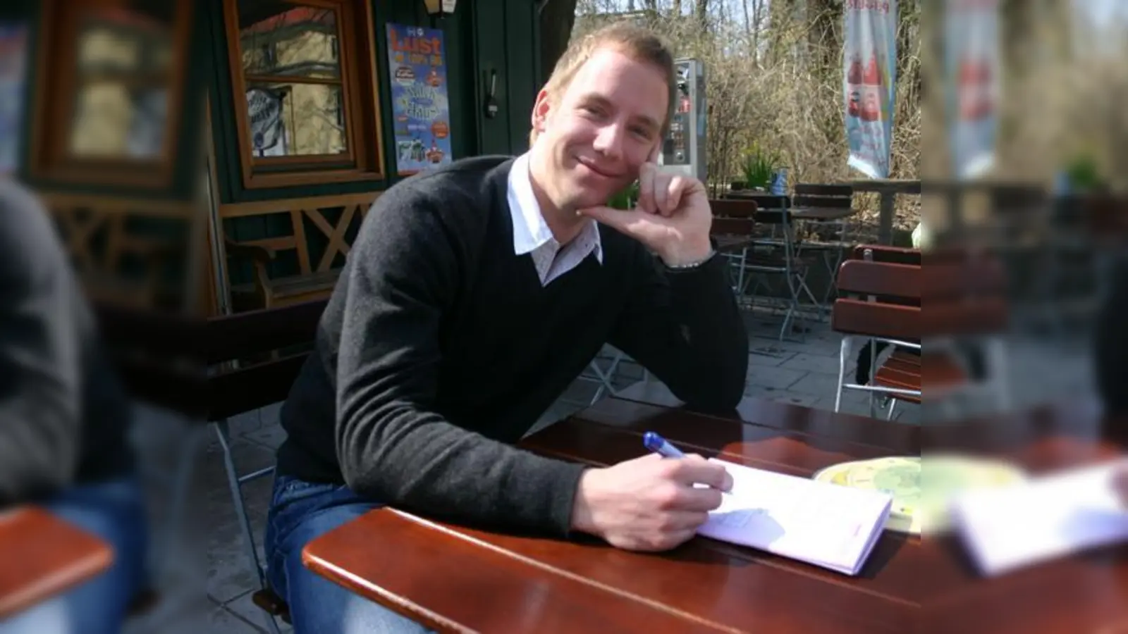 Logisches Denken lag mir schon immer: Gunther Kraut beim Sudoku-Rätseln.  (Foto: sm)