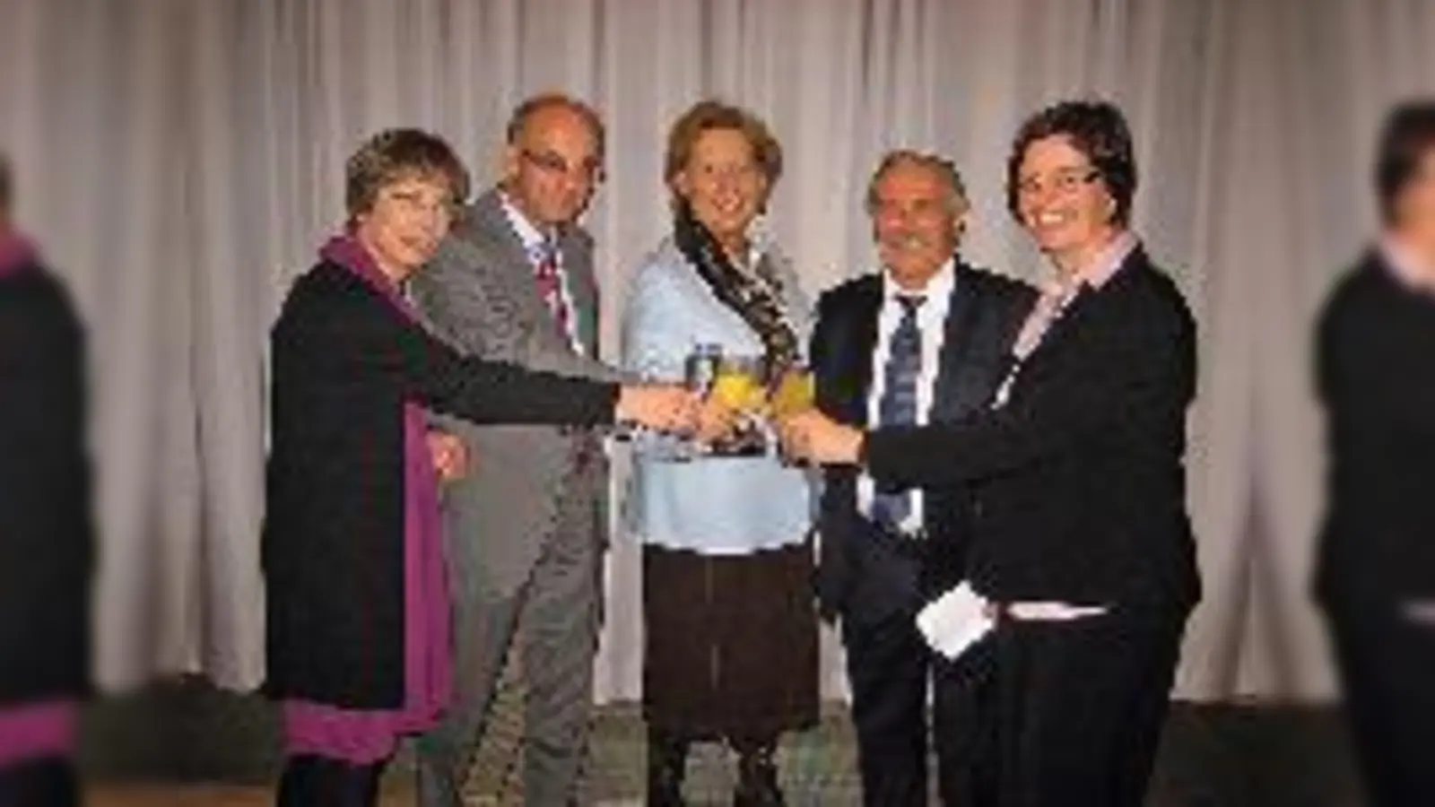 Im großen Sitzungssaal des Rathauses Unterschleißheim wurde das 20-jährige Bestehen des Heideflächenvereins gefeiert. 	 (Foto: Verein)