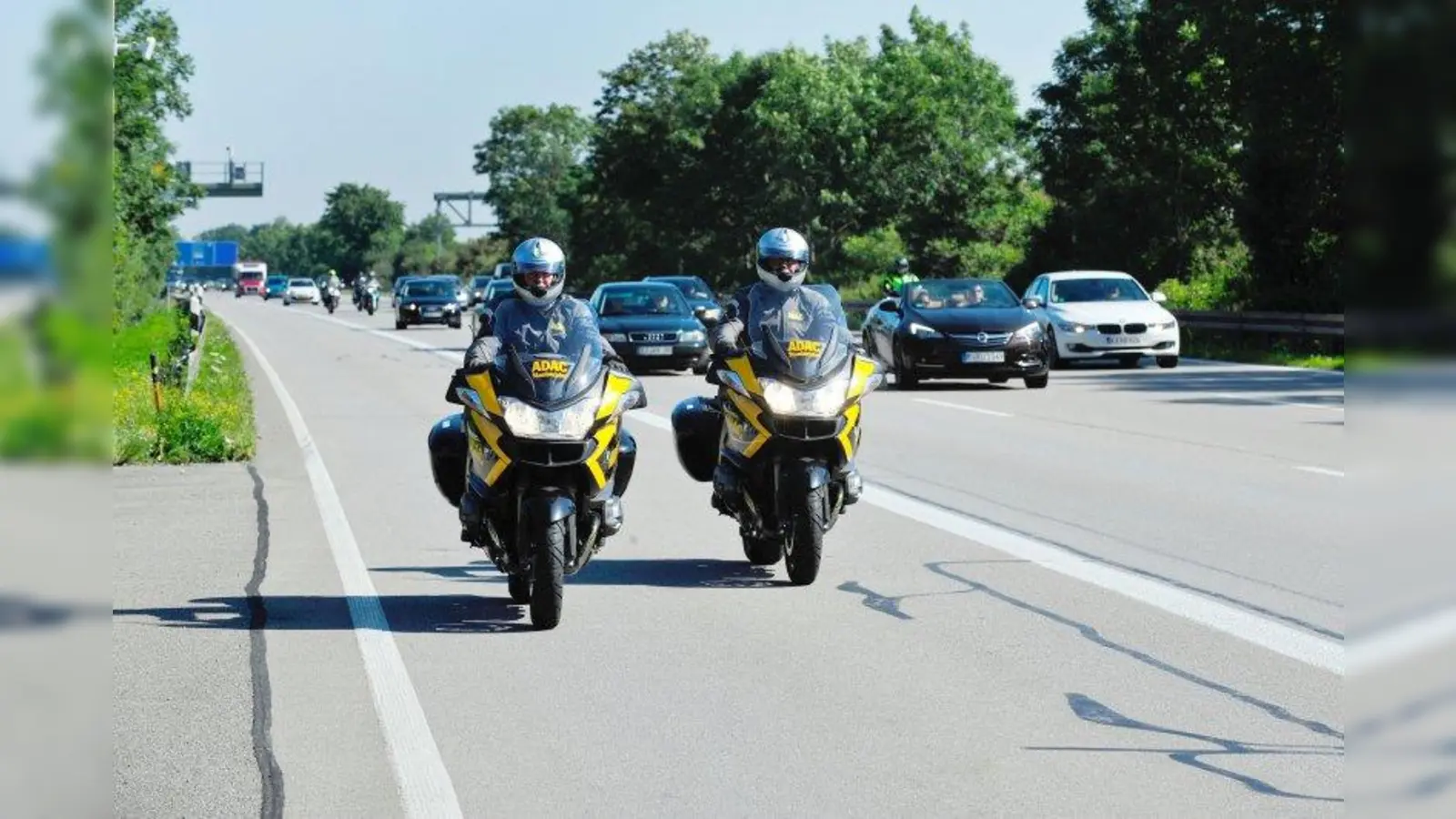 Ab Pfingsten wieder für die Urlauber unterwegs: die Stauberater des ADAC. (Foto: ADAC)