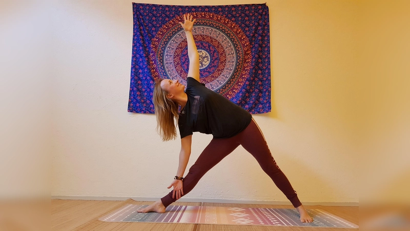 Ina Bendixen führt beim Schnupperabend am 28. Januar ins Vinyasa Flow Yoga ein. (Foto: VA)