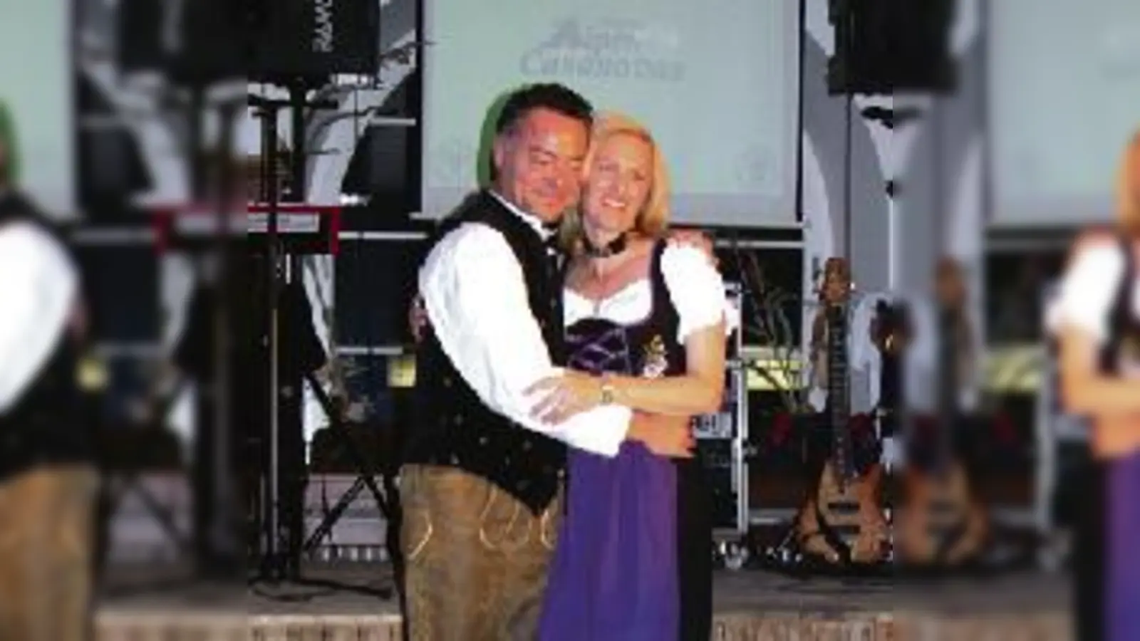 Faschingsprinz Peter I., der ganz nach »Aschenputtelart« mit einem Schuh die Prinzessin suchte. Letztendlich fand der Prinz in Kathrin I. sein »Faschingsprinzenglück«.  (F.: wh)