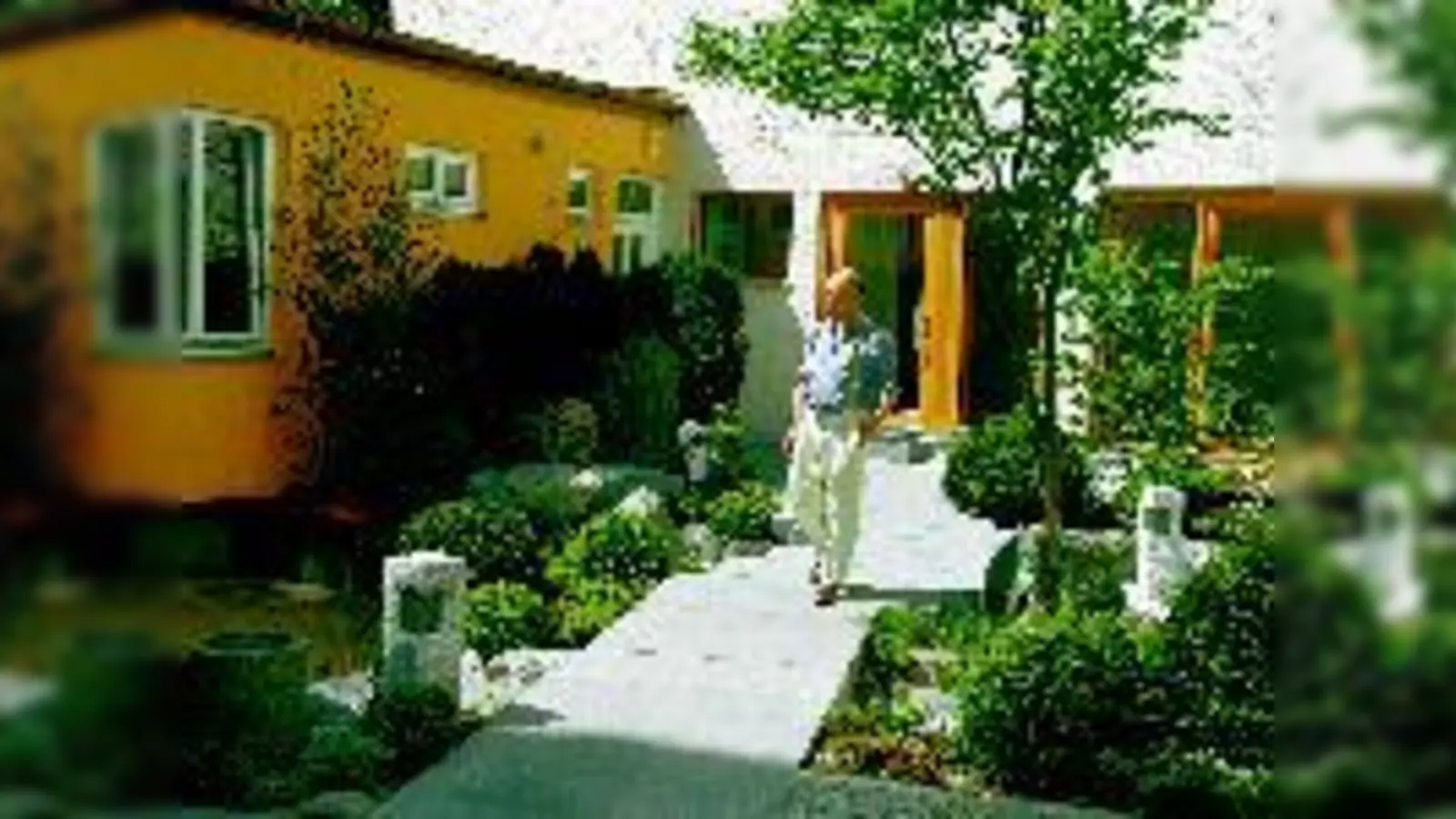 »Der Betrachter muss lernen zu schauen und zu sehen«, sagt der nicht alltägliche Haidhausener Vermieter.	 (Foto: ds)