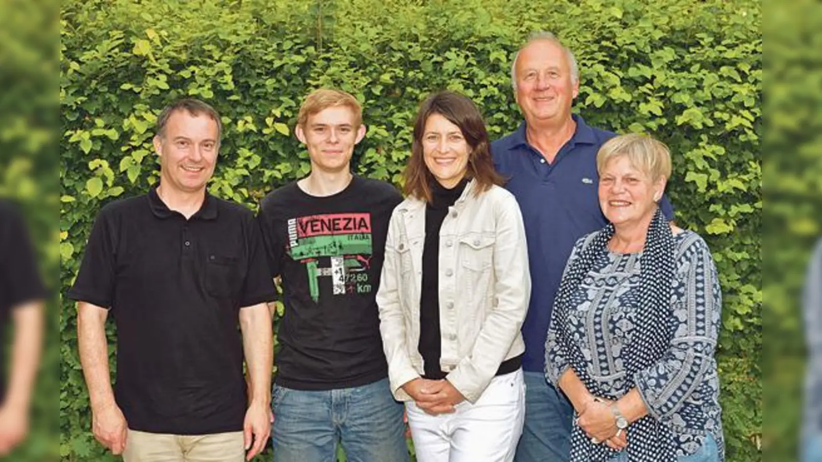 Der neue Vorstand von Bündnis 90/Die Grünen Taufkirchen (v. l.): Volker Leib, Kassierer; Robin Waldenburg, Beisitzer; Stefanie Duesberg, Vorsitzende; Christoph Nadler, Vorsitzender und Gabi Zaglauer-Swoboda, Beisitzerin.                          (Foto: VA)