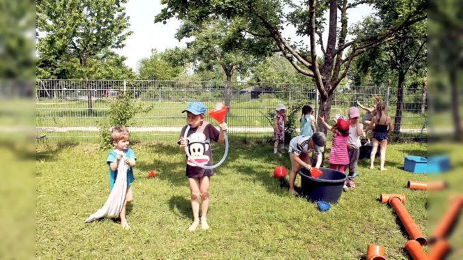 Der Garten des Gemeindekindergartens Eglfing wurde dieser Tage zum Probier- und Experimentiergarten für kleine Bauarbeiter.	 (Foto: Gemeinde Haar)
