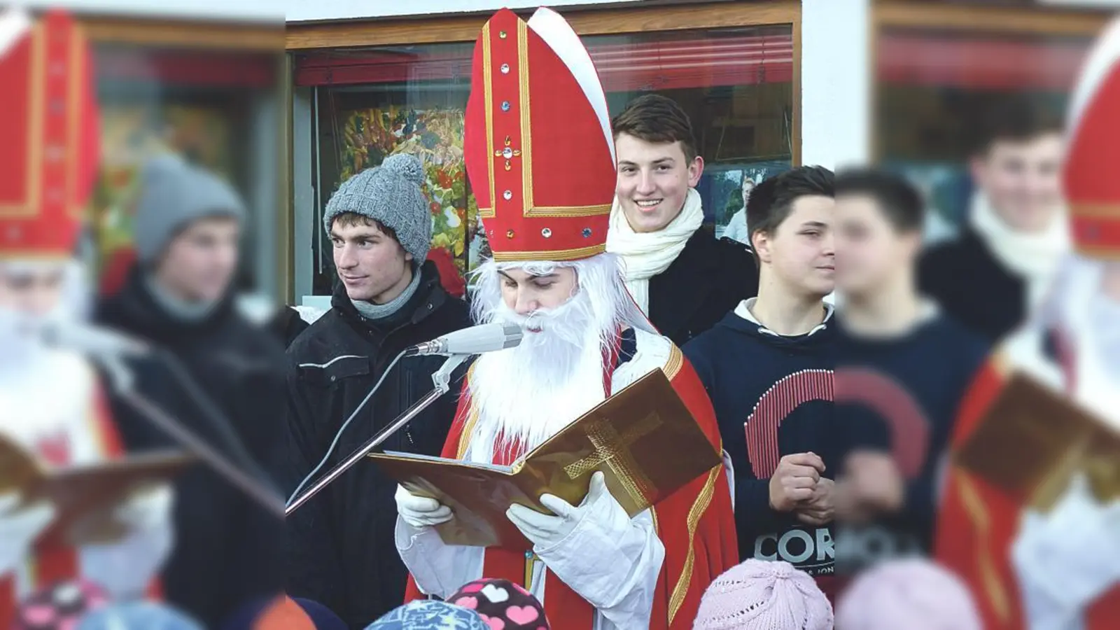 Das Pöringer Adventsstandl zählt bereits seit 1981 zur festen Institution in der Vorweihnachtszeit. 	 (Foto: VA)