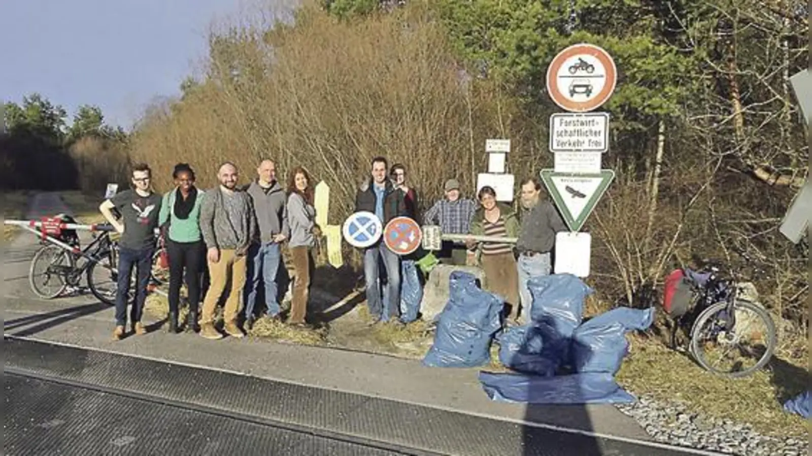 Bund Naturschutz veranstaltet großes Ramadam in Oberschleißheim und findet sogar ein Straßenschild.	 (Foto: VA)