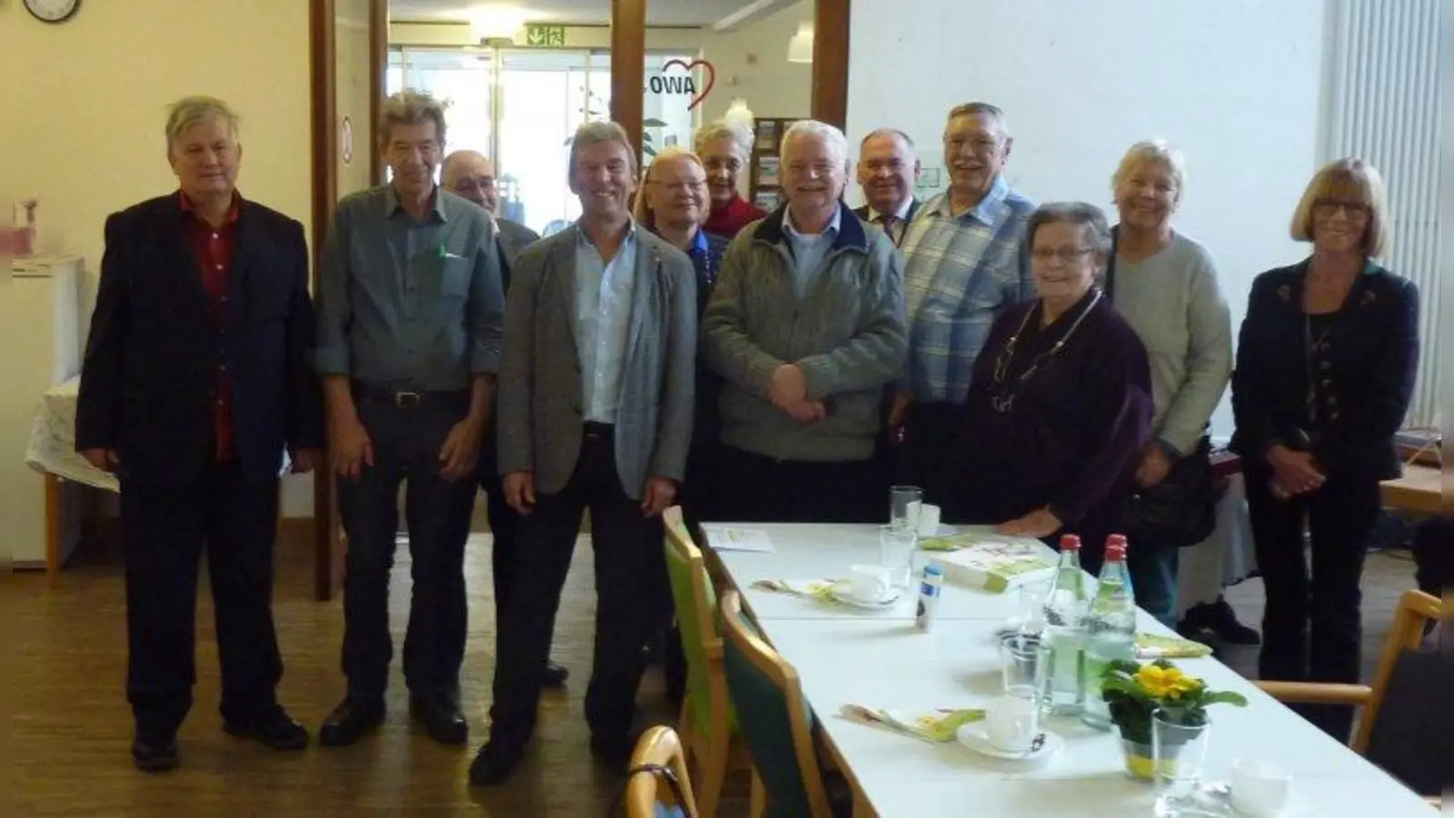Einsatz für die Belange der Laimer Senioren! Frühere und neu gewählte Seniorenvertreter aus dem Stadtteil feierten gemeinsam das 40. Jubiläum der Münchner Seniorenvertretung. Darunter in der vorderen Reihe: Konrad Stöckl (3.v.l.) und Gustel Braun. (Foto: Erwin Fischer)