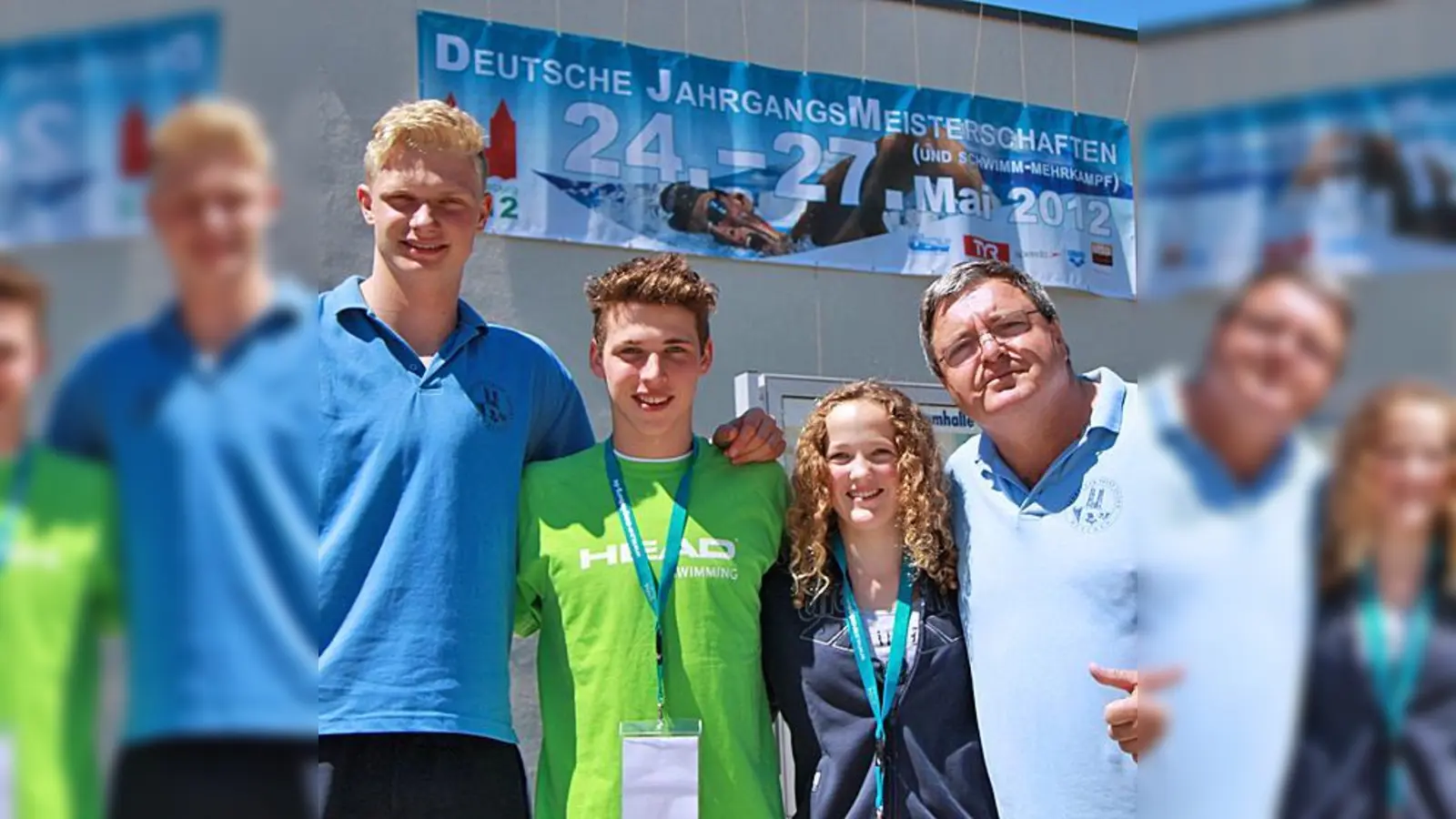 Trainer Elvir Mangafic (rechts) war sehr zufrieden mit seinen Schwimmern Oliver Zeidler, Paskal Winter und Lisa-Marie Geisler (von links).  (Foto: privat)