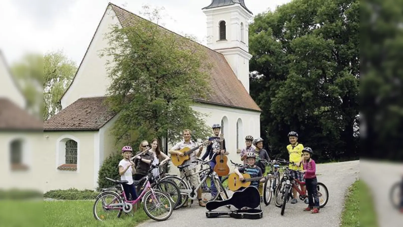 Auch Konrad Huber (Mitte) und seine Musikschüler radeln zu den drei Konzerten.                     (Foto: Pfarrei Mariä Himmelfahrt)
