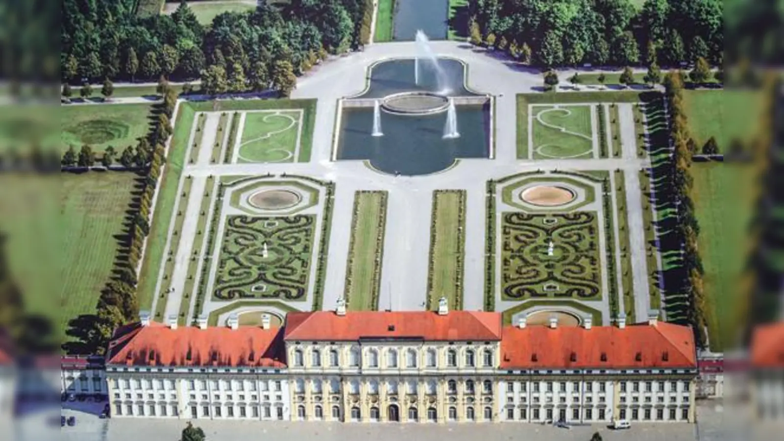 So sieht man Schloss Schleißheim auf einmal aus einer neuen Perspektive  von oben.	 Atemberaubende Fotos gibt es auf der Sonderausstellung in der Flugwerft zu sehen.  (Foto: dm)