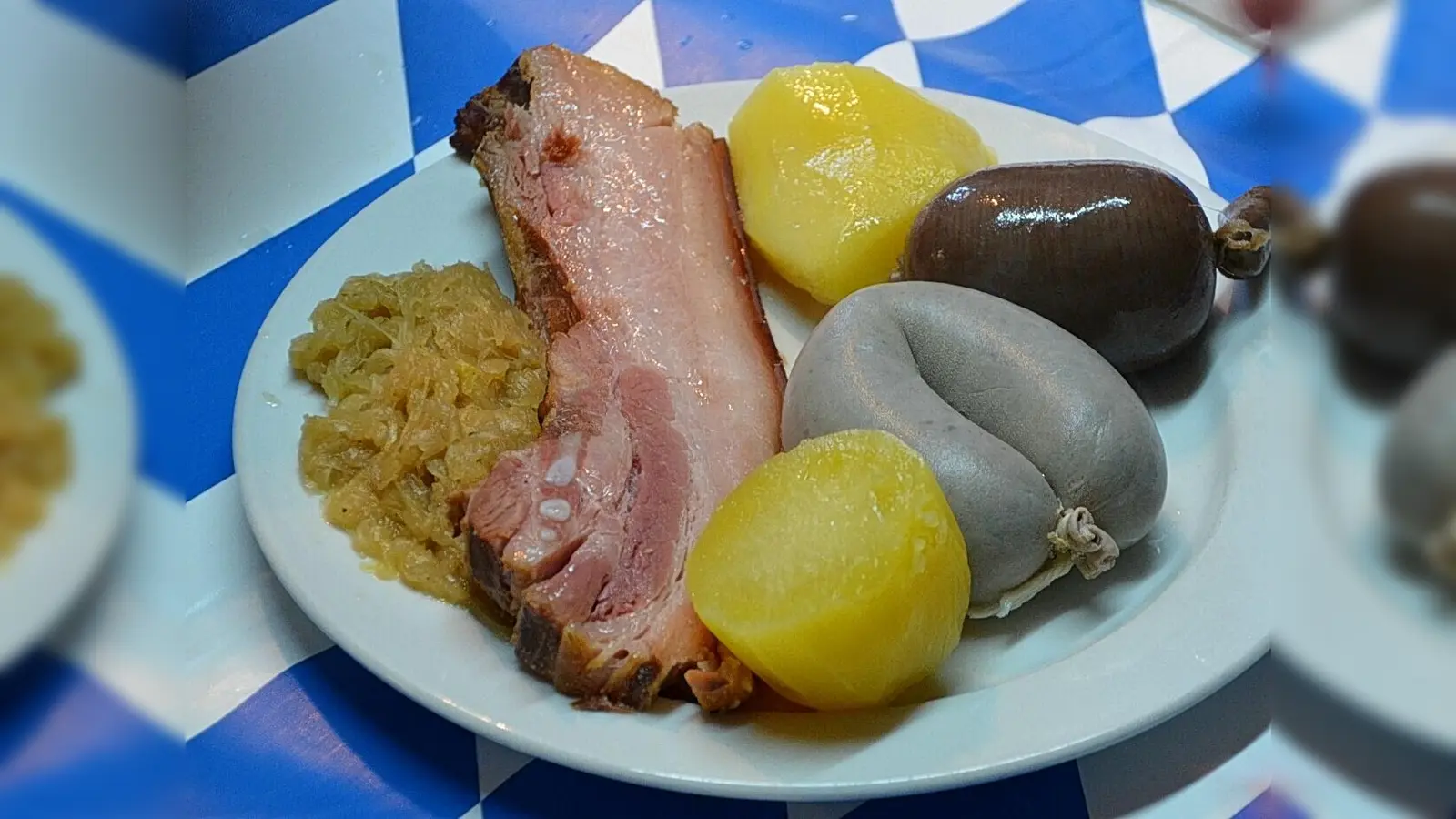 Am 19. Januar veranstalten die Original Truderinger Böllerschützen wieder ihr Schlachtschüsselessen. (Foto: VA)