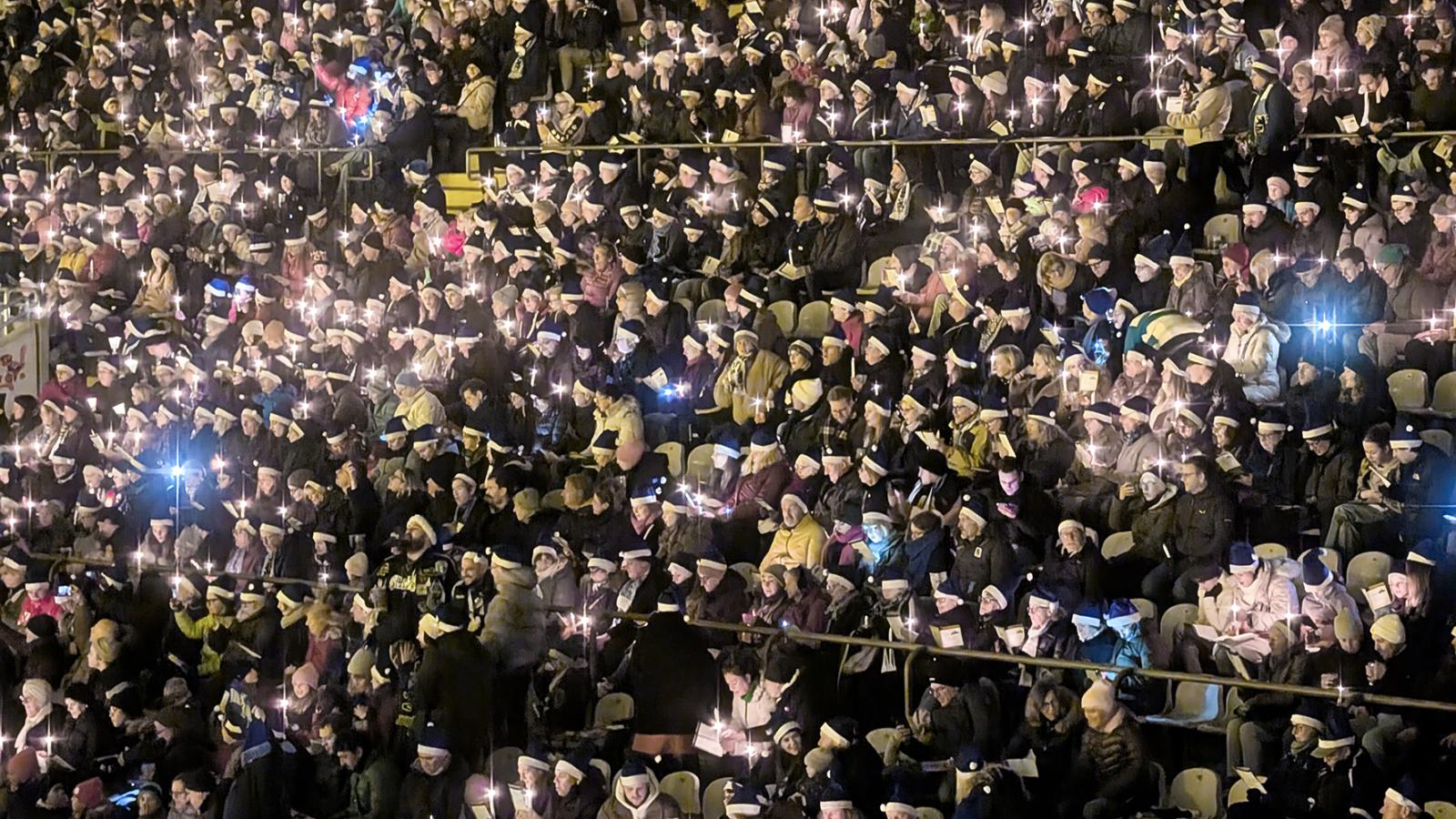 Neuer-Besucherrekord-beim-Adventssingen