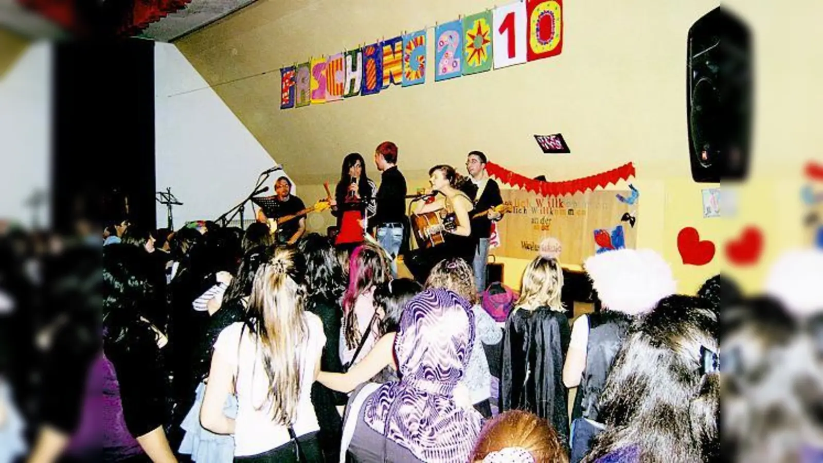 Weilerfasching 2010  wieder ein großer Spaß für alle Schülerinnen und Schüler. 	 (Foto: Schule)