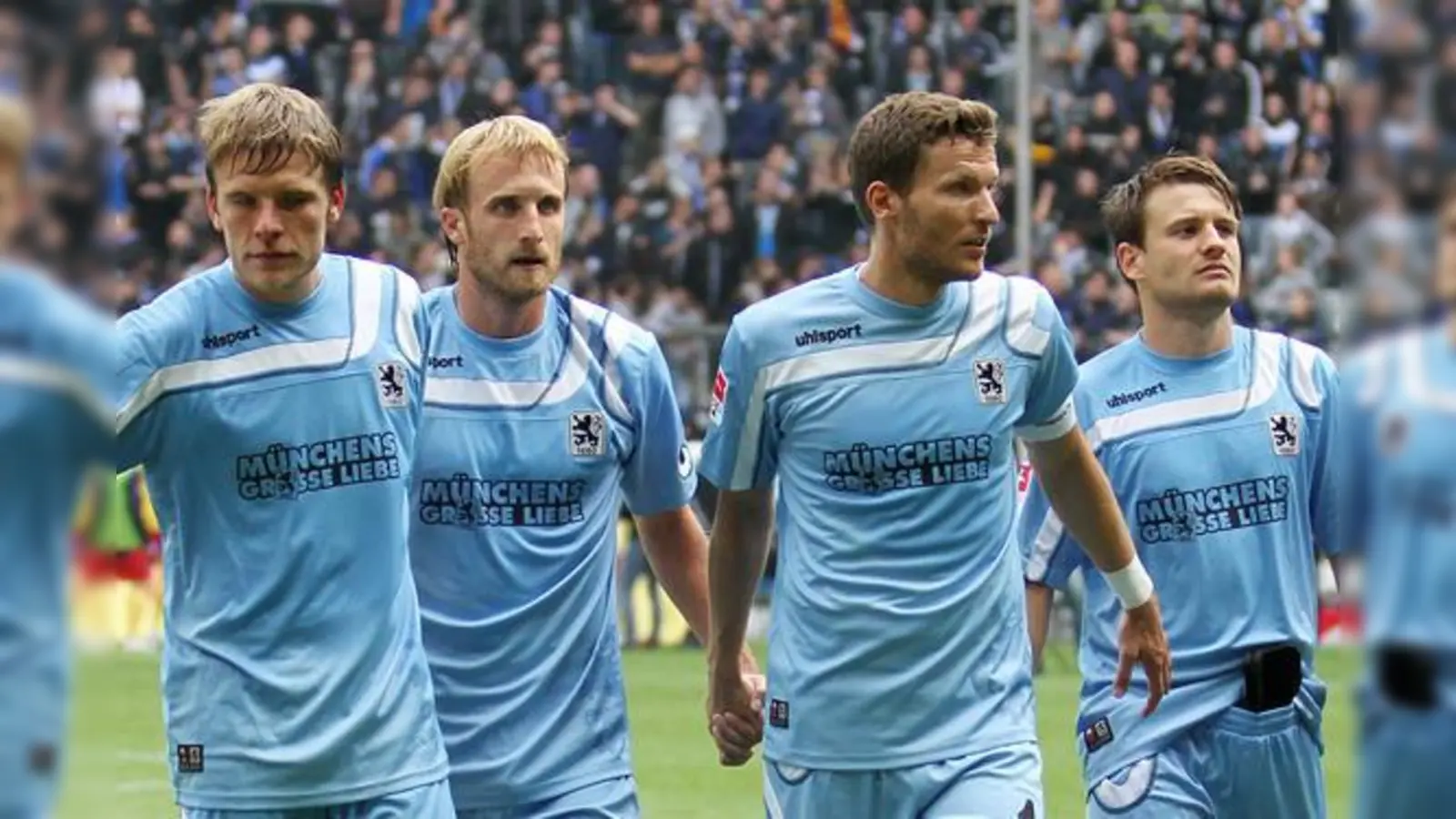 Für kurze Zeit erhältlich: 1860-Trikot Münchens große Liebe.  (Foto: A. Wild))