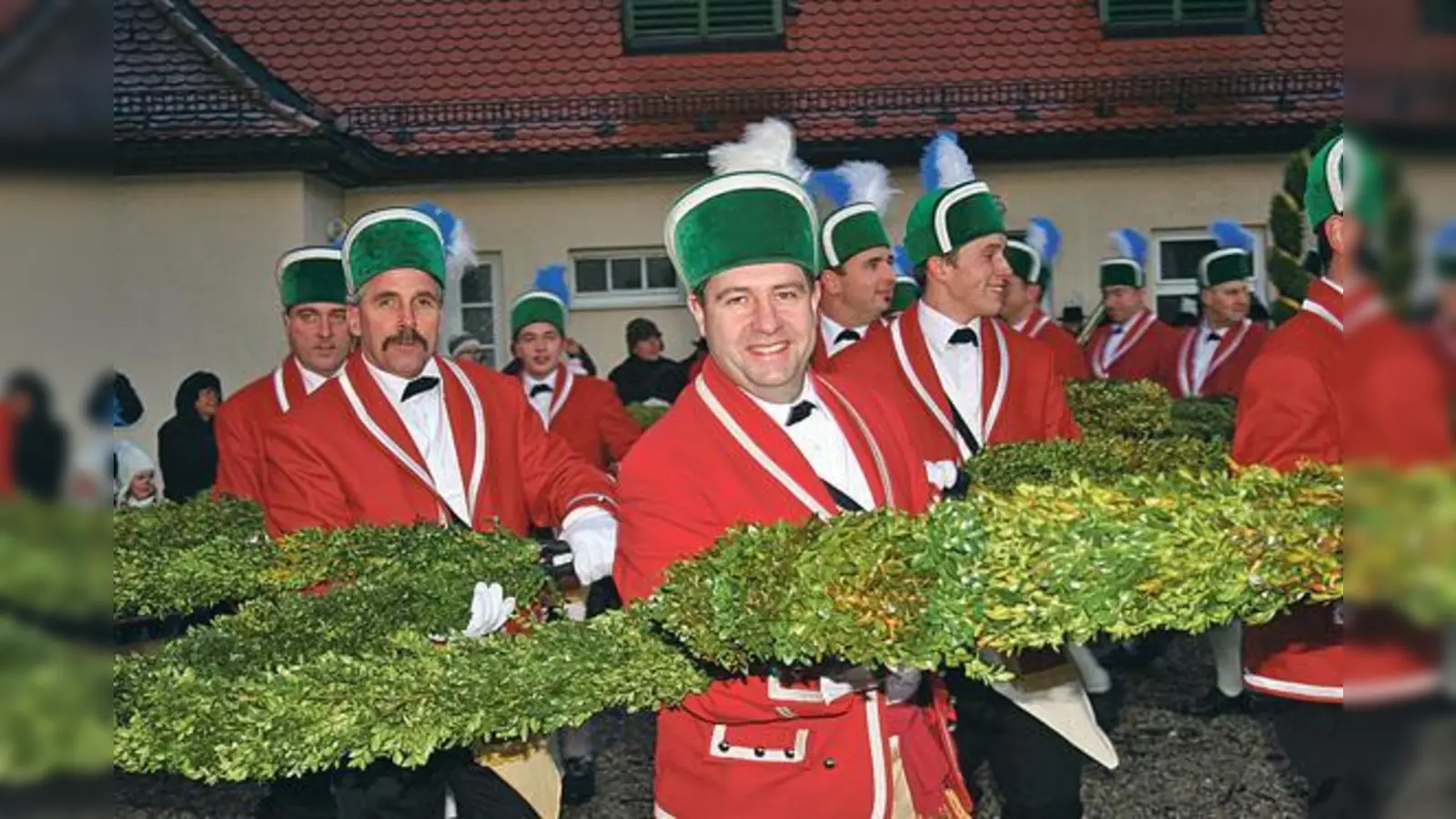 Die Münchner Schäffler legen zu ihrem 500-jährigen Jubiläum in diesem Jahr Sonderschichten ein.	 (Foto: VA)