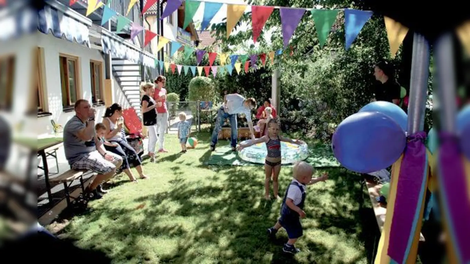 Ausgelassen bei herrlichem Wetter feierte die Kinderkrippe »Grashüpfer« ihr Sommerfest. 	 (Foto: privat)