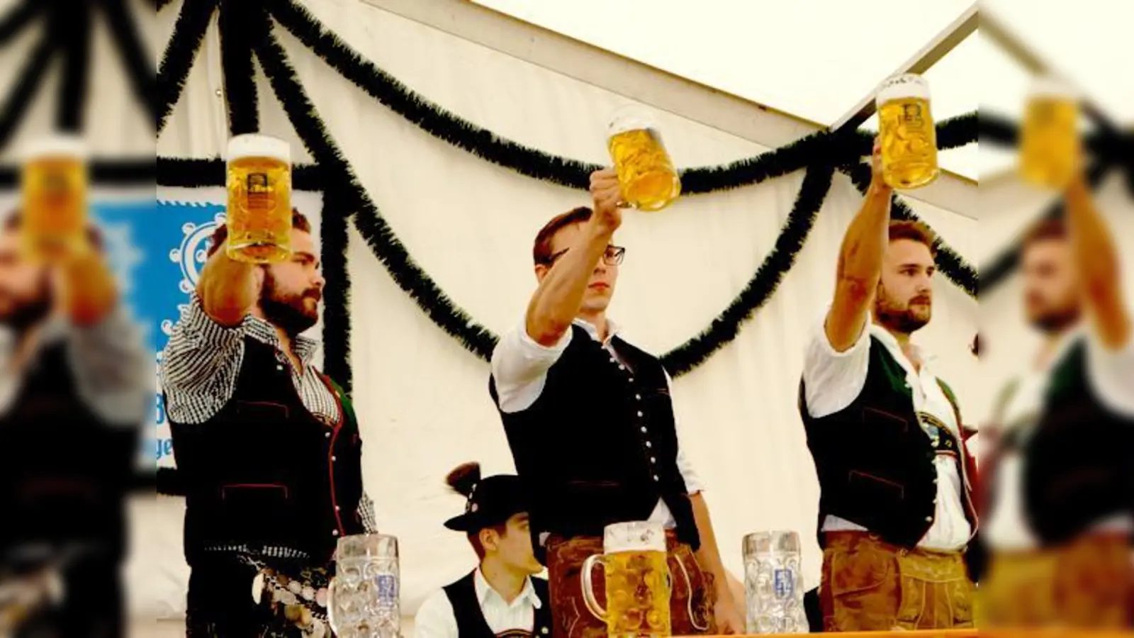 Wer hält den Krug am längsten?!	 (Foto: hw)