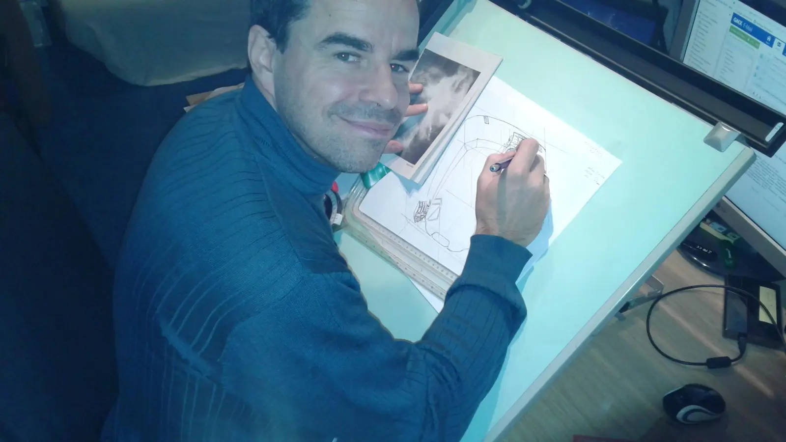 Einer der Zeichner von Perry Rhodan ist der in Grasbrunn lebende Gregor Paulmann. Er zeigt nun eine Ausstellung im Kulturcafé Neukeferloh. (Foto: Gregor Paulmann)