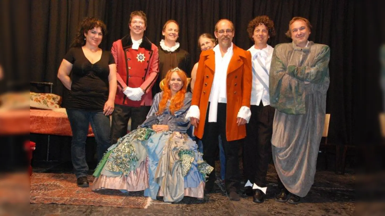 Karin Jungnitsch, Michael Jungnitsch, Albert Leberle, Ute Machatschek, Christoph Storch spielen das Topor-Stück. (Foto: Th)