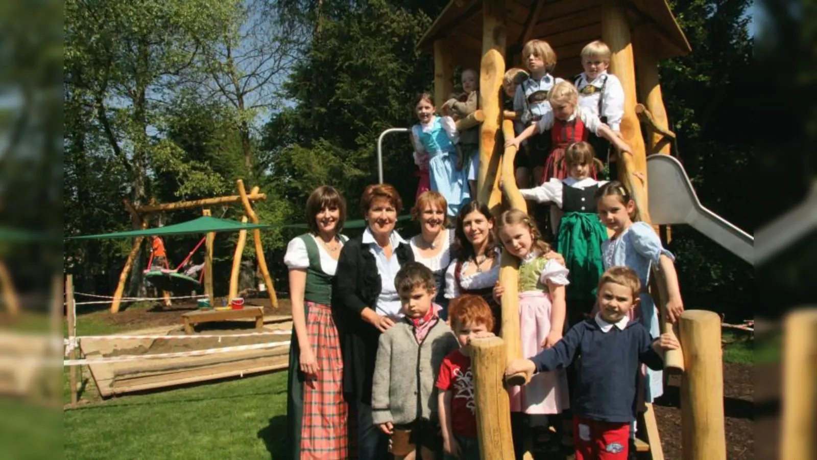 Die Kinder des Montessori-Kindergartens in Krailling können sich über neue Spielgeräte inklusive Kletterturm und Spielsand freuen. (Foto: US)