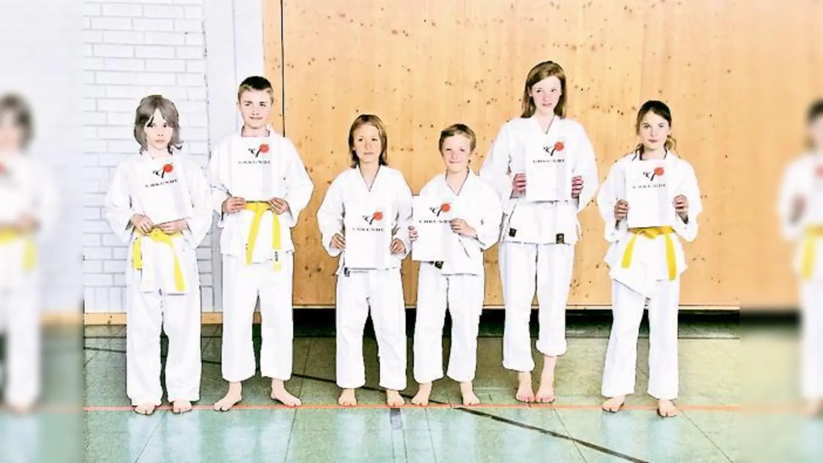 Fünf der elf glücklichen Prüflinge. Von links: Lucas Blenninger, Michael Sklenica, Jonas Kaspar und Davio und Alessa Osburg.	 (Foto: Privat)