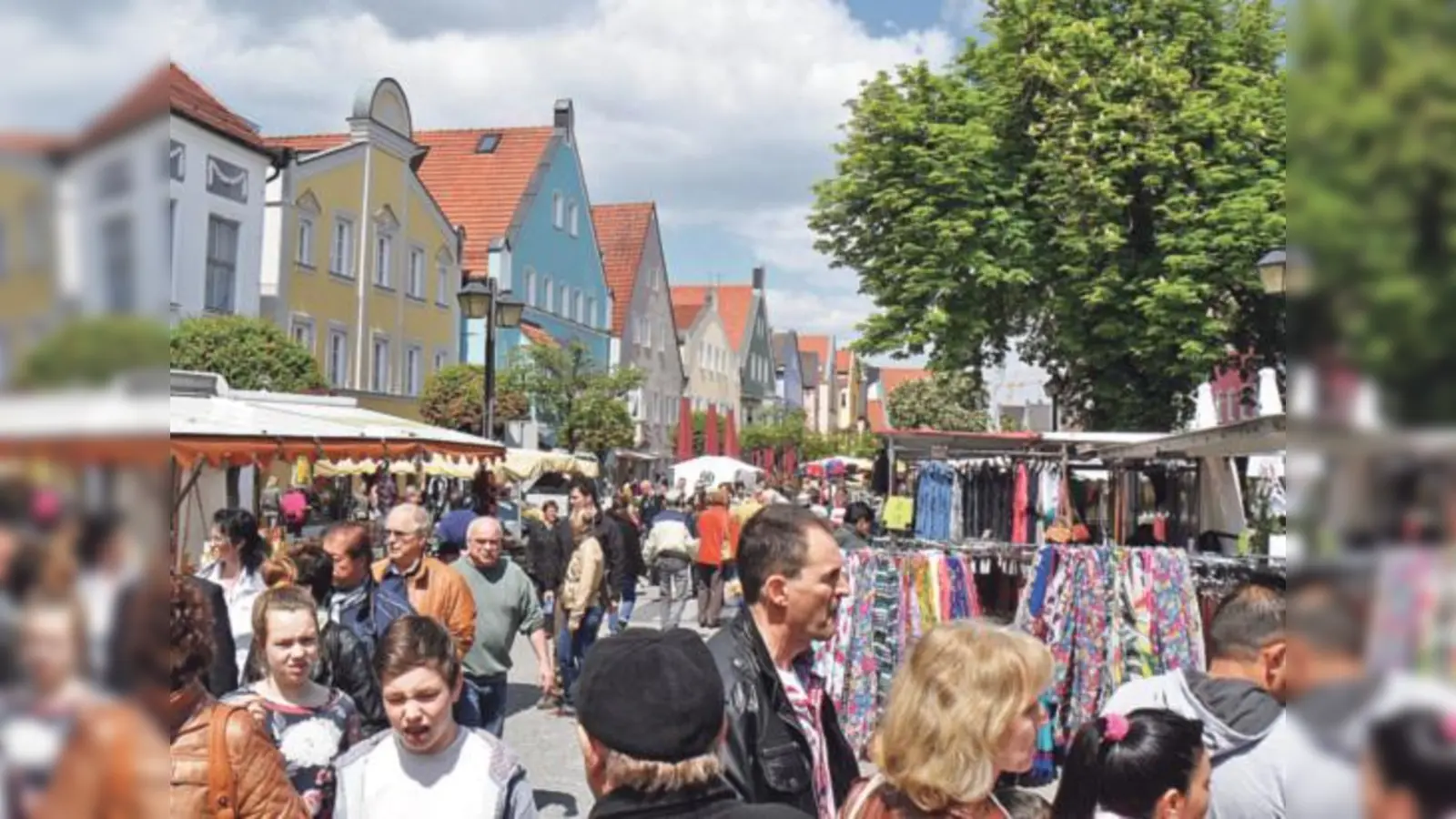 An verkaufsoffenen Sonntagen ist die Innenstadt von Erding schwarz von Menschen. Änderungsbedarf lassen Bilder wie diese jetzt erst mal nicht erkennen. 	 (Foto: kw)