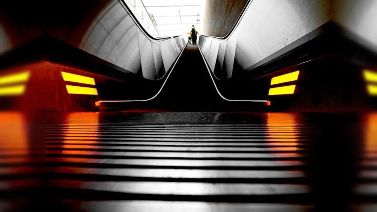 Der Garchinger Herbert Becke hat ein Jahr lang München von unten fotografiert. Seine Ergebnisse präsentiert er im März im Kallmann-Museum.	 (Foto: Privat)