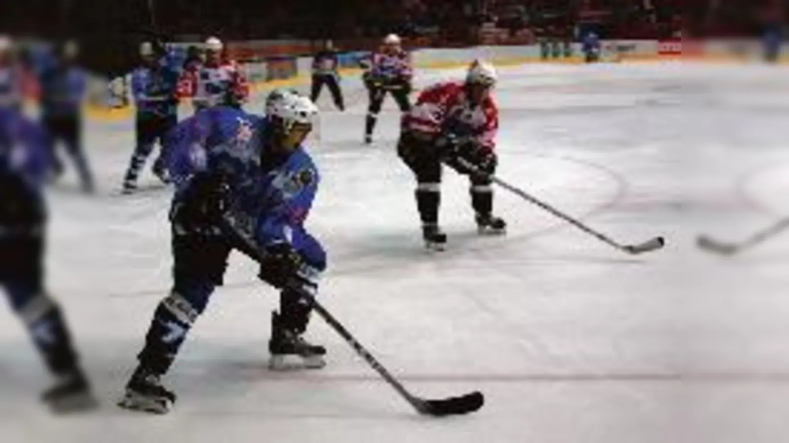 Nach Priors Standpauke hat auch Schorschi Kink wieder Gas gegeben  wie hier gegen  (Regensburg.Foto: mh)