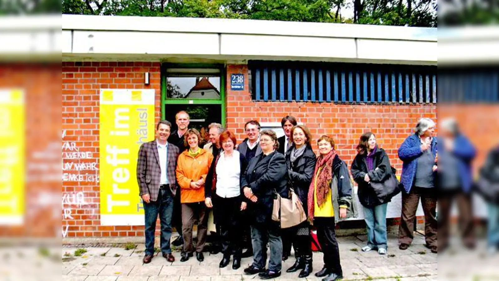 Die »Macher« des neuen Treffs im ehemaligen Trambahnhäusl freuen sich über das gute Resultat jahrelanger Überlegungen.	 (Foto: aha)