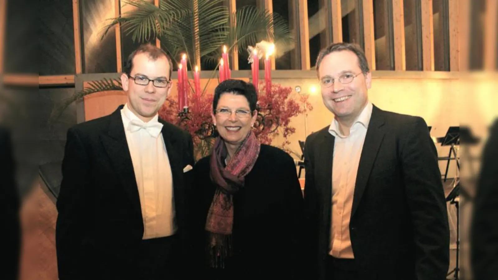 Abend der Superlative mit Rekordbesucherzahl und Rekordspendensumme: Andreas Schwankhart von der Camerata Andechs, Organisatorin Sonja Mayer und BVGL-Vorstand Olaf Grohmann (v.l.). (Foto: US)