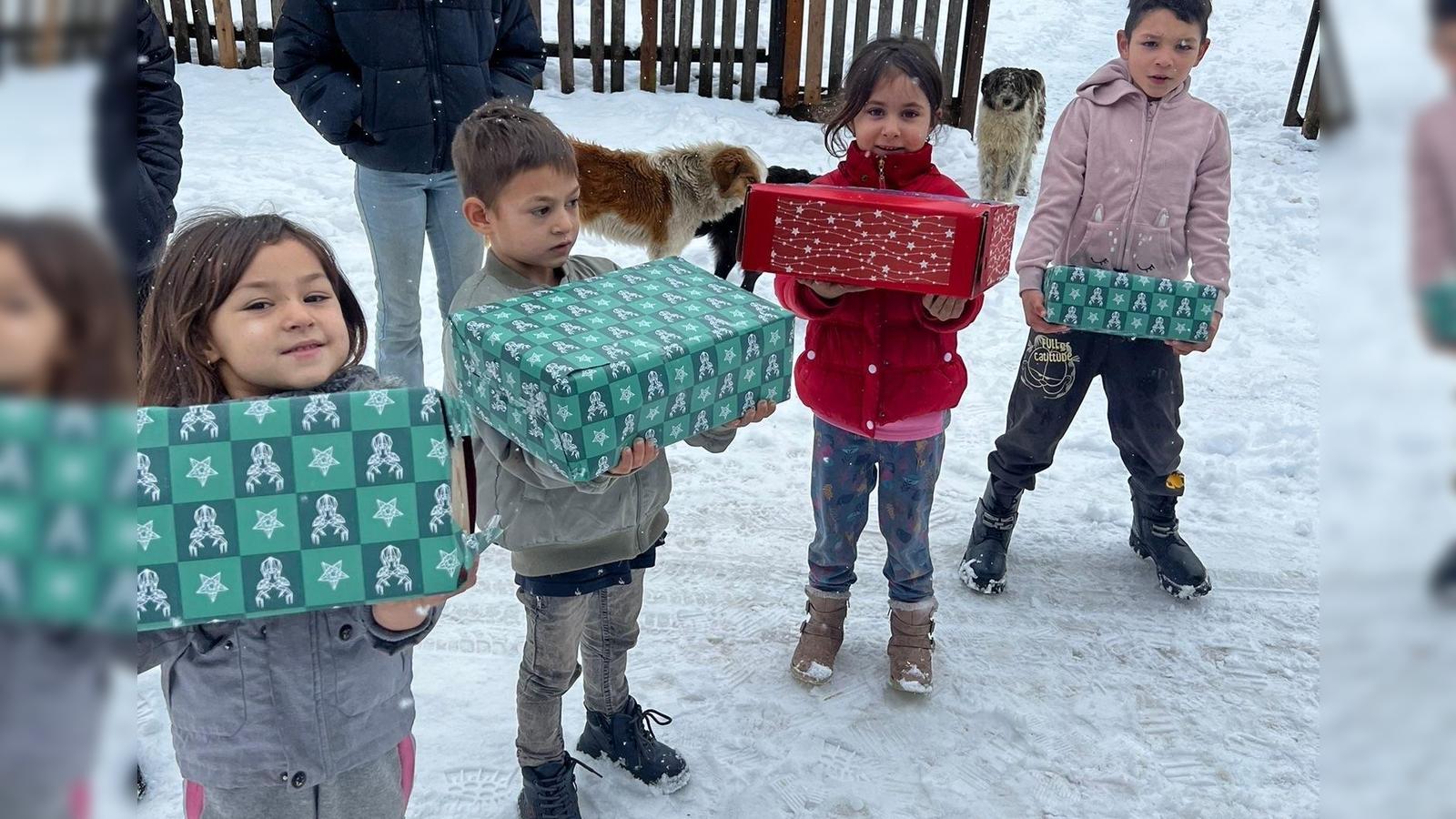 Spenden-mit-Herz-f-r-arme-Kinder-aus-Rum-nien