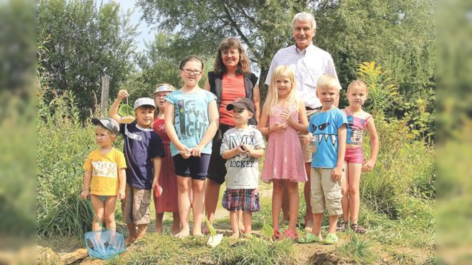 Werner Reindl unternimmt mit der Kindergruppe »Die Hachinger Grashüpfer« einen Sparziergang am Hachinger Bach. 	 (Foto: VA)