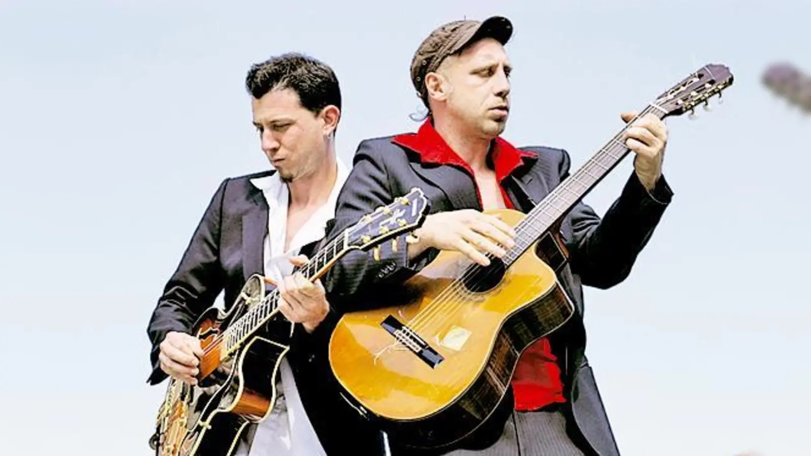 Les Derhosen machen seit 20 Jahren zusammen Musik und Kabarett.  (Foto: Bahnhof)