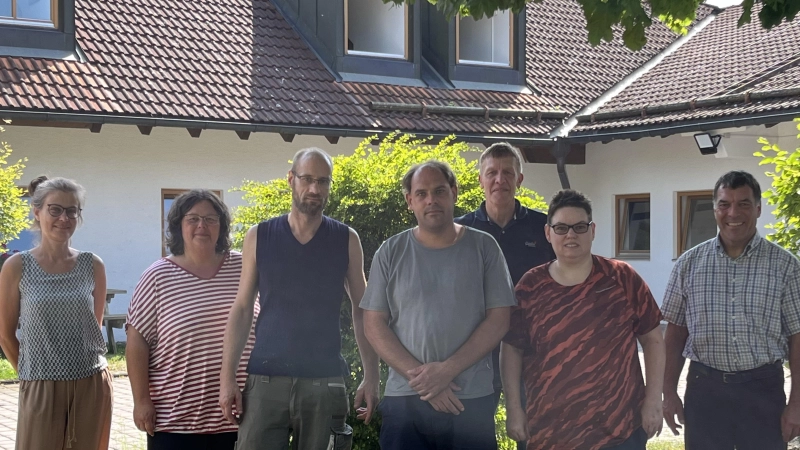 Bei der Auftaktveranstaltung der OLW (von links): Katharina Bartuszat (OLW Reha-Dienst), Sabine Congiu (OLW Vertreterin Lehrgangsleitung), die Lehrgangsteilnehmer Marcel Ulrich und Florian Doll, Norbert Meissner (OLW Lehrgangsleiter), Lehrgangsteilnehmerin Katharina Roth, Hermann Soyer (OLW Regionalleiter).  (Foto: OLW)
