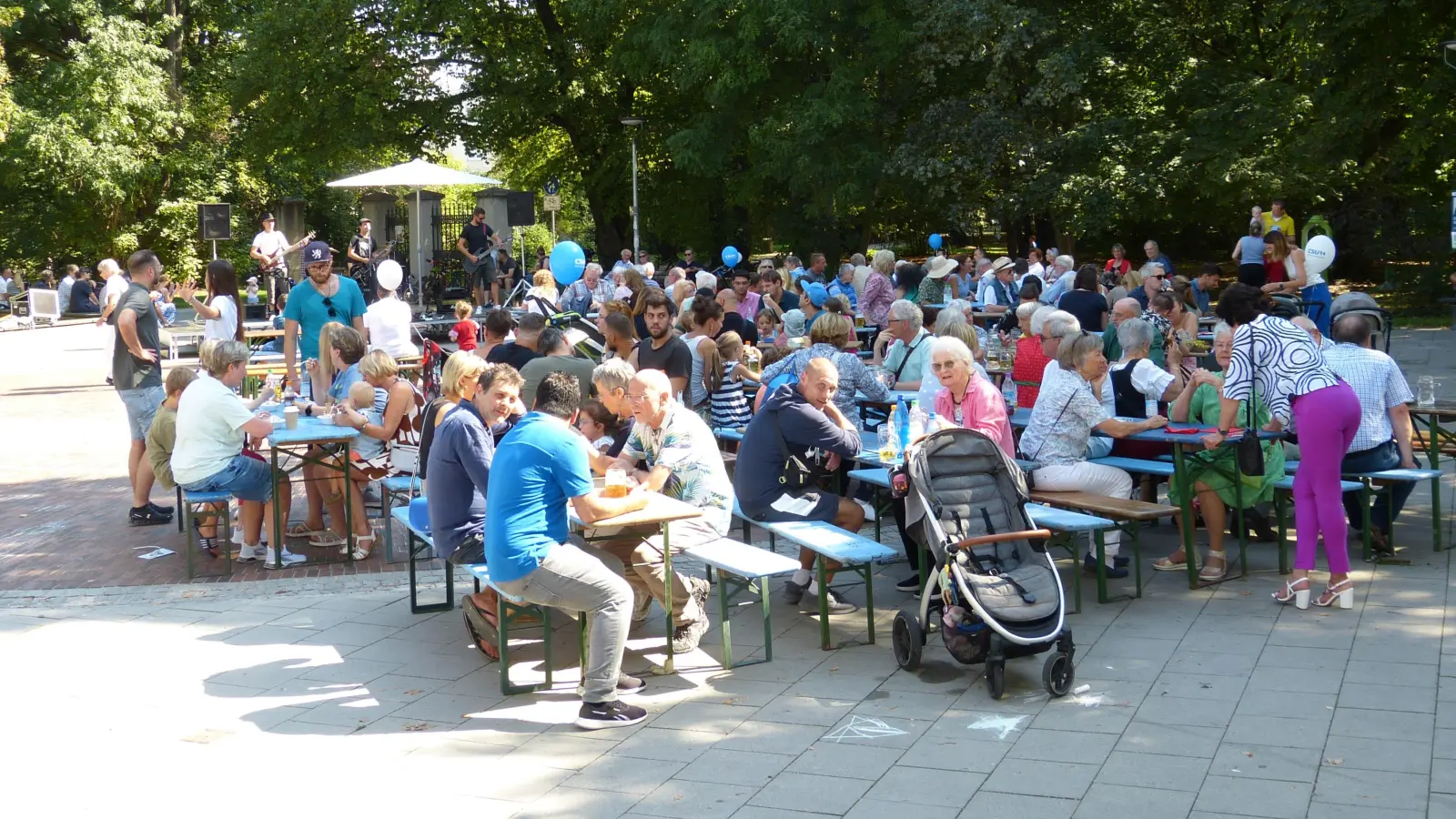 Am 13. September feiern die Berg am Laimer wieder ihr Stadtviertelfest am Grünen Markt, im Behrpark und an weiteren Orten im Viertel. (Foto: Mathias Brandstätter)