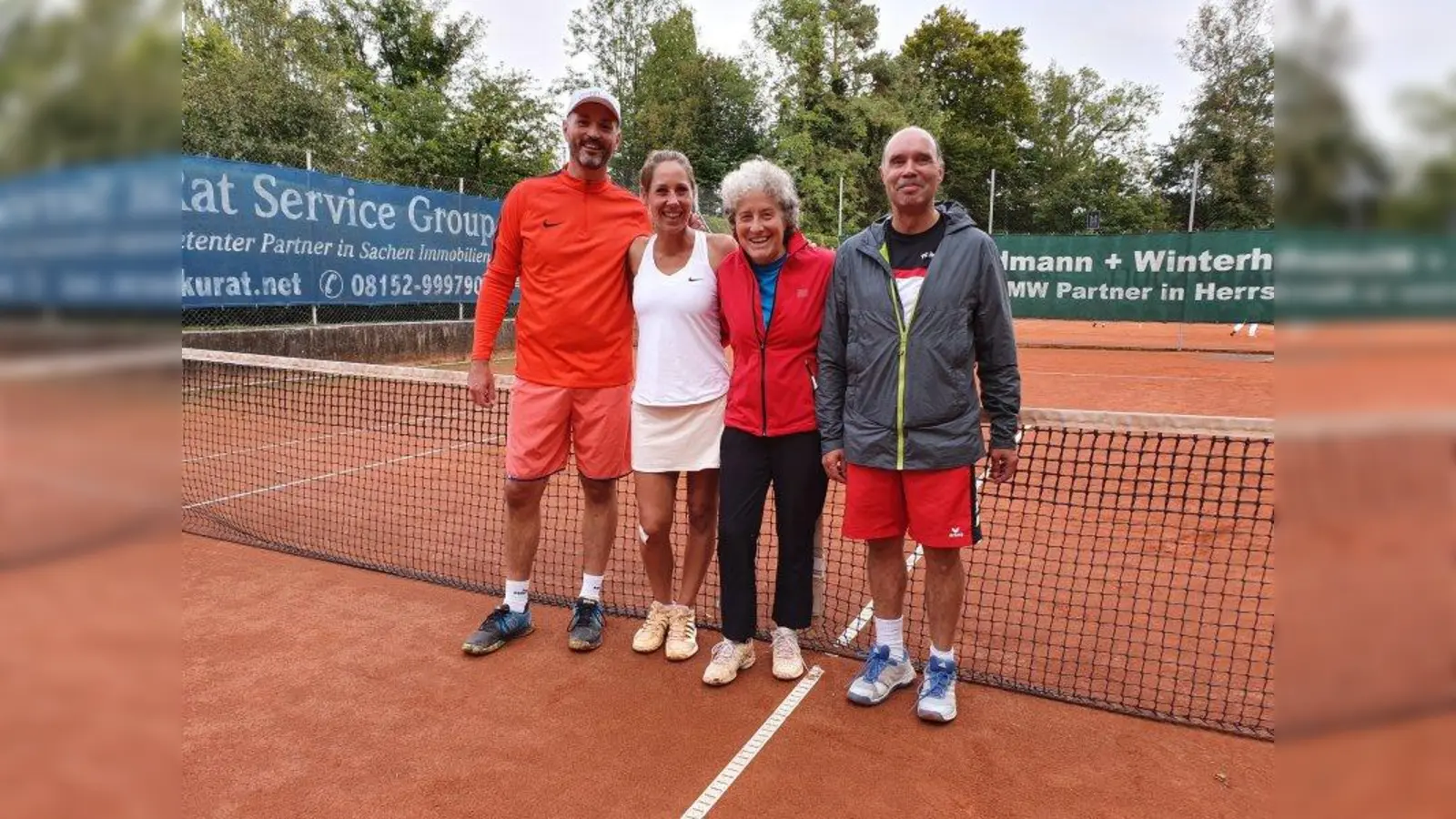 Die Mitglieder und Organisatoren feierten zusammen den 85. Geburtstag des Herrschinger Tennisclubs. (Foto: TC Herrsching)