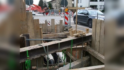 Die Rohre haben 40 Zentimeter Innendurchmesser, sind mit einer weiteren rund zehn Zentimeter dicken Isolierung versehen und werden in zwei bis drei Metern Tiefe verlegt. Aus diesem Grund sei mit großräumigen Straßenmaßnahmen zu rechnen, heißt es im städtischen Tiefbau. (Foto: US)