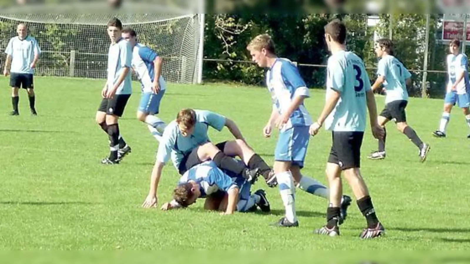 Hart gekämpft wurde auf beiden Seiten. 	 (F.: Verein)