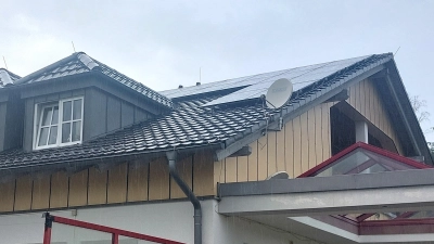 Nicht nur auf dem Hausdach, sondern auch auf dem Balkon kann man Solaranlagen installieren. (Foto: bas)