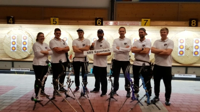 S. Englberger, M. Wöllinger, S. Steinbichler, T. Hofmann, M. Förster, C. Kapp und F. Unterholzner von den Sauerlacher Bogenschützen. (Foto: VA)