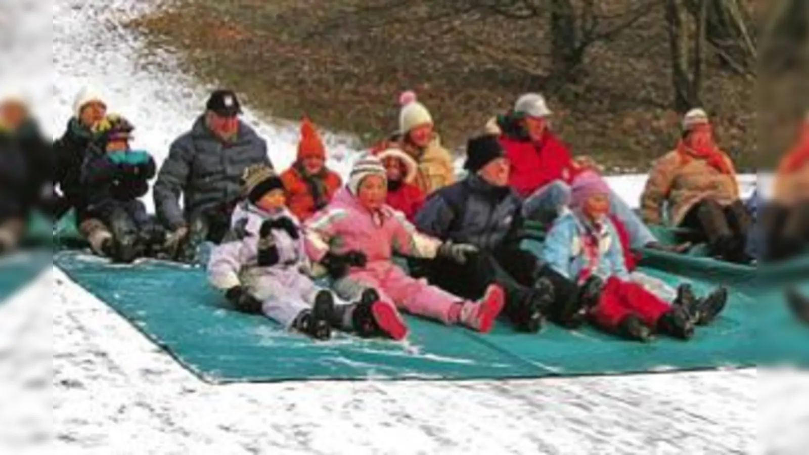 Wenig Schnee, aber trotzdem viel Gaudi: beim Winterspielbus im  (Luitpoldpark.Foto: VA)