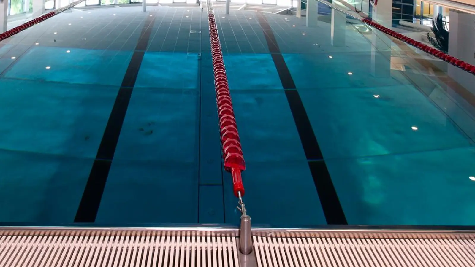 Für das Grünwalder Schwimmbad gibt es große Pläne, es soll in diesem Jahr um ein Lehrbecken erweitert werden.  (Foto: Karl Kramer)