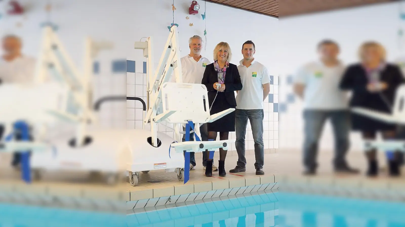 Auch im Konrad-Hallenbad kommt man jetzt barrierefrei bis ins Wasser. Bürgermeisterin Müller hat veranlasst, dass wie im Jagdfeldbad ein Badelifter eingebaut wird.	 (Foto: Gemeinde Haar)