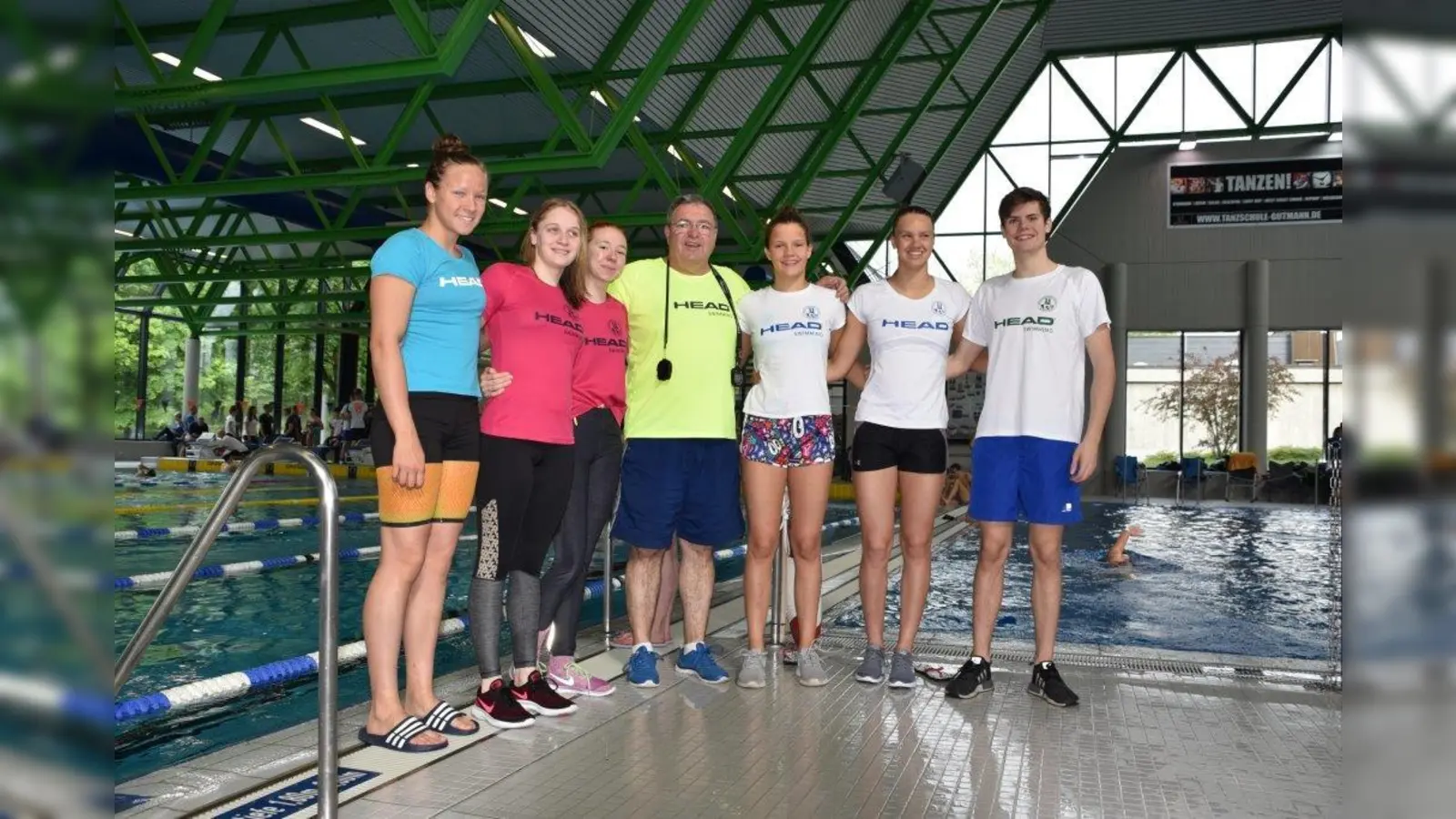 Die erfolgreichen Schwimmer des SCPE bei den 69. Süddeutschen Meisterschaften: (v.li.) Amlie Zachenhuber, Eileen Molas Huerta, Elvir Mangafic, Emilia Nüssler,<br>Hanna Pfannes, Markus Fischer (Foto: Verein)