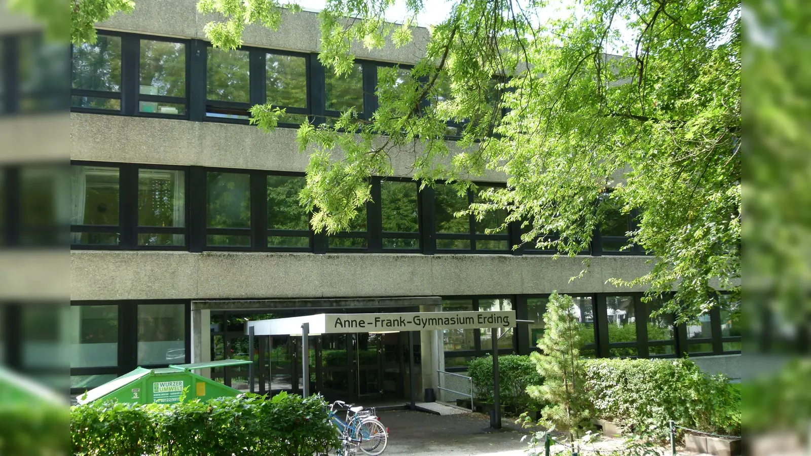 Für die Neu- und Umbauarbeiten am Anne-Frank-Gymnasium wurden 20 Mio. Euro vom Kreistag bewilligt.  (Foto: Archiv)