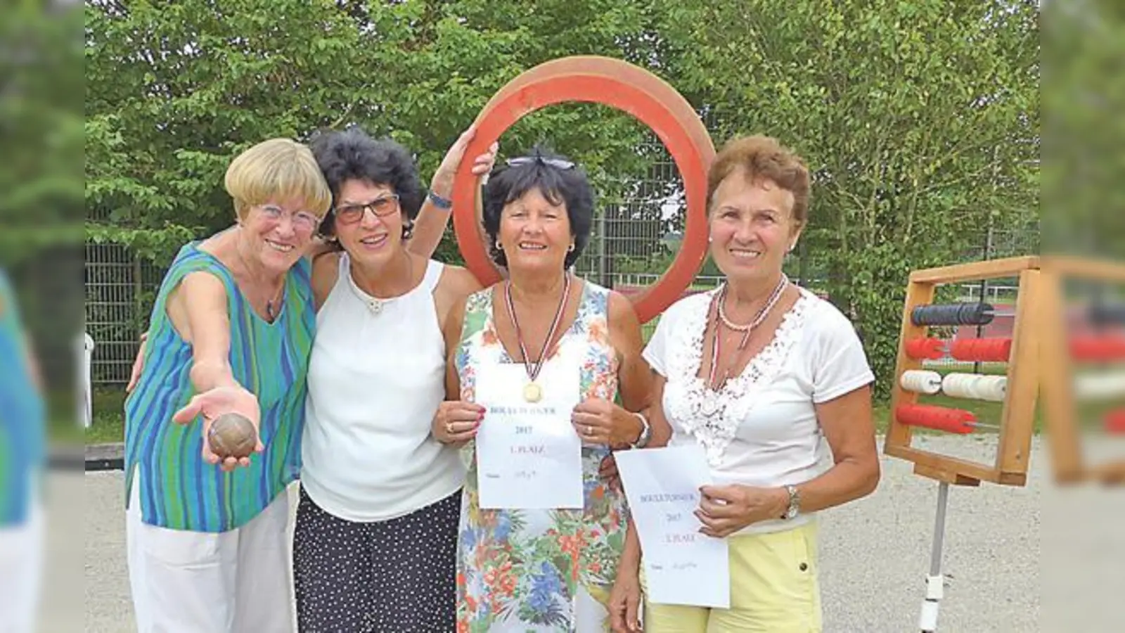 Jede Menge Spaß beim Boulen hatten Barbara Erbse, Ingrid Röser, Birgit Gilfert und Angelika Brümmer (v.l.).	 (Foto: privat)