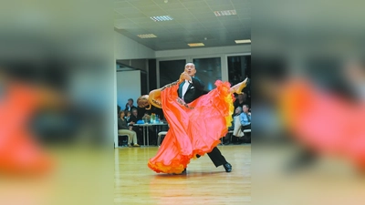 Marion und Günther Färber starten für die Tanzsportabteilung des TSV Eintracht Karlsfeld e.V. in der besten Amateurklasse Deutschlands – der Senioren III S. (Foto: pi)