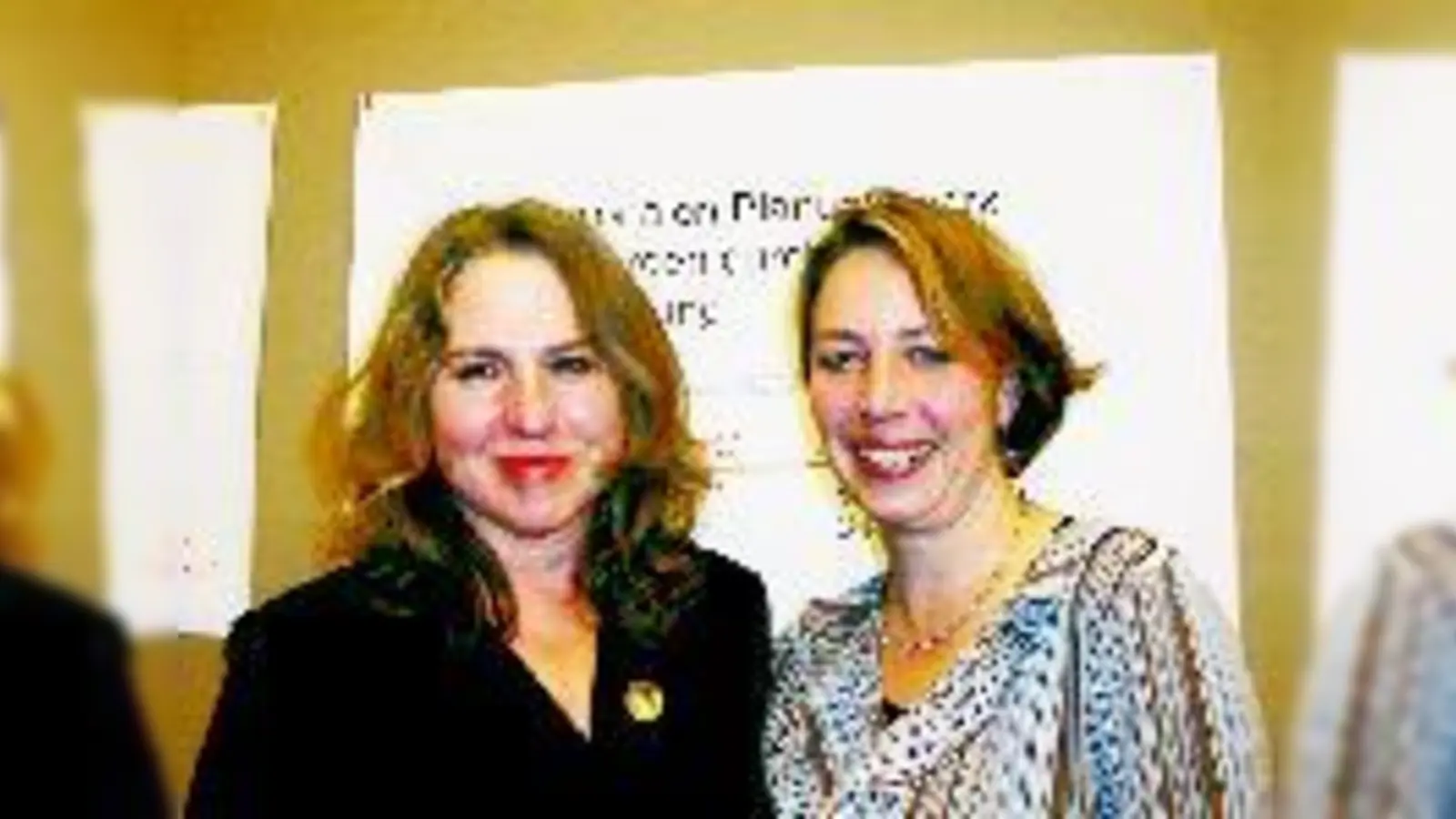 Die REGSAM-Moderatorinnen Gretel Rost (li.) und Sigrid Trautmann: Sie haben die »Regsam-Pflanze« aufgezogen, doch sie brauchen »Wasser«, um weiterhin erfolgreich »gärtnern« zu können.	 (Foto: rme)