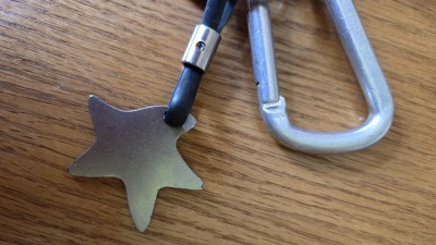 Wem gehört der Schlüsselbund, der zu diesem Anhänger gehört? (Foto: eis)