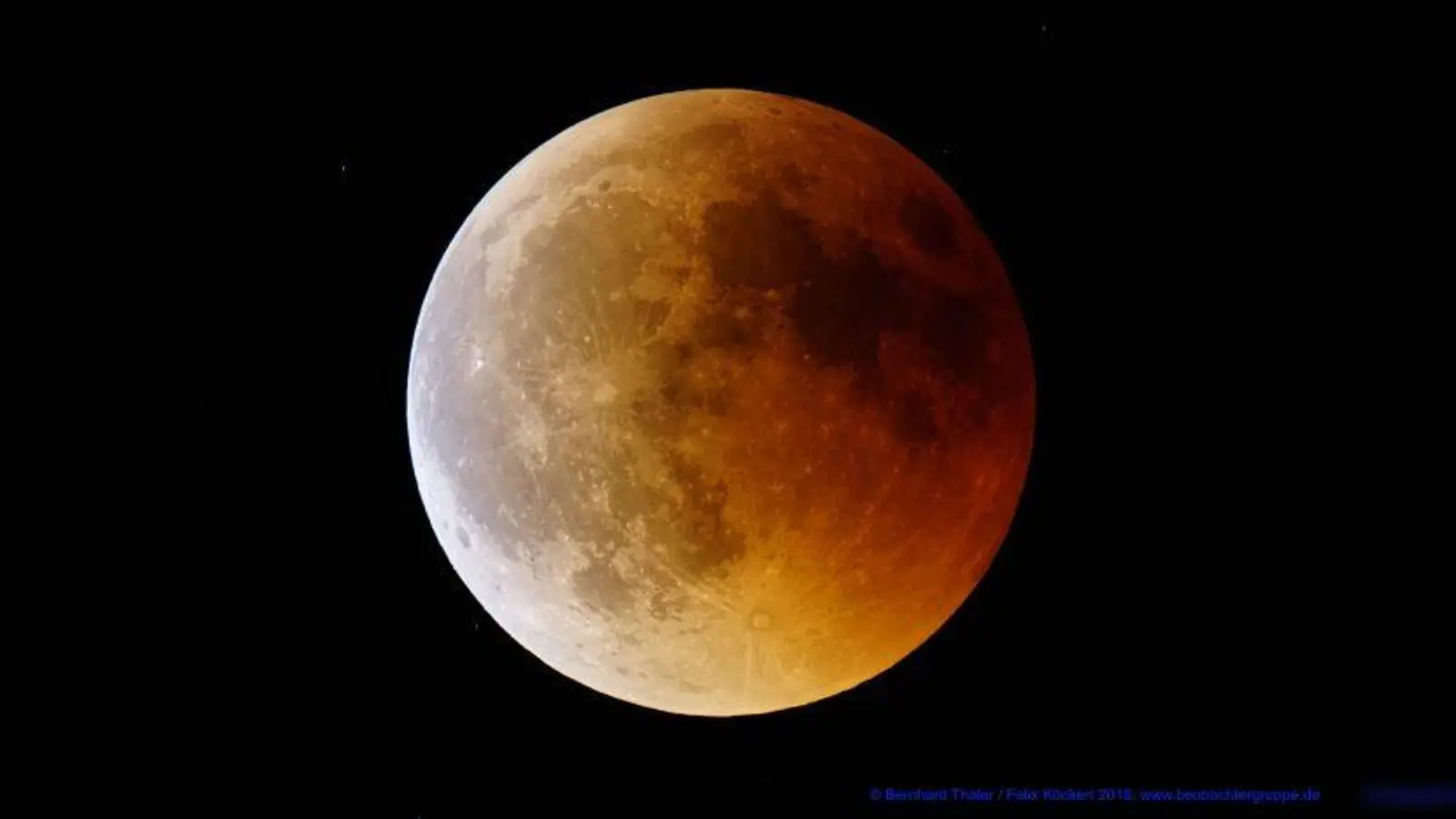 Ende Juli war bereits eine Mondfinsternis über München zu sehen, die die Beobachtergruppe eindrucksvoll im Bild festgehalten hat. (Foto: beobachtergruppe.de/Bernhard Thaler & Felix Köckert)